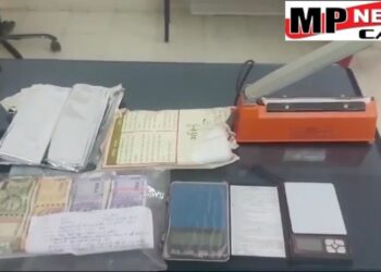 इंदौर 50 लाख की स्मैक बरामद, 2 तस्कर गिरफ्तार, एक बोलेरो कार और 94 हजार रुपए की नकदी भी जब्त, देखें VIDEO
