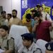 कटनी डकैती योजना बनाते हुये पाँच बदमास गिरफ्तार अवैध हथियार 2 पिस्टल, 1 कट्टा, 1 रिवाल्वर सहित पकडने मे मिली सफलता ।