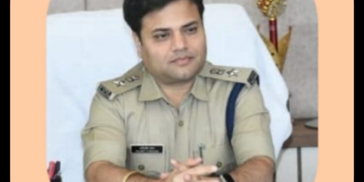 *एसपी कटनी द्वारा शांतिपूर्ण और निर्विघ्न मतगणना संपन्न होने पर सभी मतगणना कर्मियों, पुलिस व सुरक्षा बलो के साथ ही मीडिया कर्मियों के प्रति आभार व्यक्त किया गया*