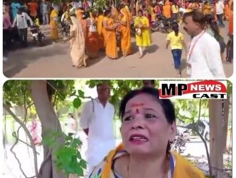 बागेश्वर धाम धीरेंद्र शास्त्री की कथा से पहले आयोजित कलश यात्रा में पहुंची कई महिलाओं के जेवर चोरी, रोती बिलखती महिलाएं परिजनों के साथ पहुंची पुलिस को शिकायत करने, देखें VIDEO