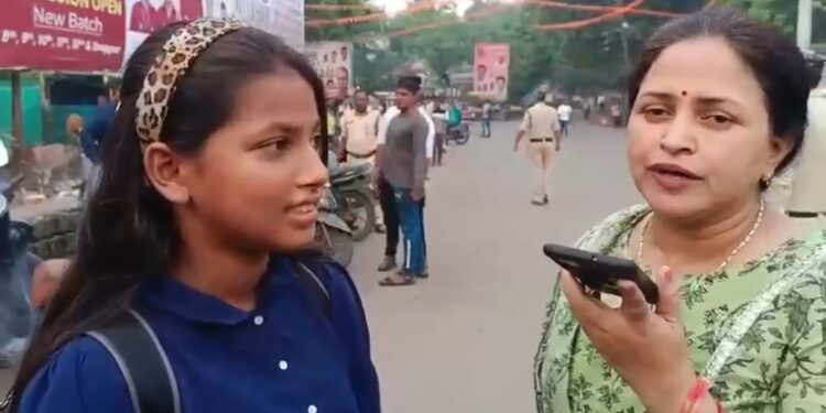 नाबालिग वाहन चालको के विरुद्ध चालानी कार्यवाही एवं रोको-टोको अभियान चलाया गया देखिऐ VIDEO