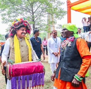 संस्कारधानी जबलपुर में महान वीरांगना रानी दुर्गावती जी के बलिदान दिवस पर आयोजित कार्यक्रम में सहभागिता की।CM
