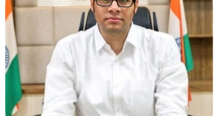 *कलेक्टर श्री प्रसाद ने शांतिपूर्ण और निर्विघ्न मतगणना संपन्न होने पर “टीम कटनी” को सराहा, दी शाबाशी*  राजनैतिक दलों , मतगणना कर्मियों, पुलिस व सुरक्षा बलों और मीडिया कर्मियों के प्रति जताया आभार*