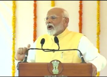 सफल इंसान वो होता है, जिसके भीतर का विद्यार्थी कभी मरता नहीं है। PM