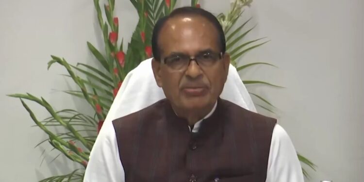 कृषि में महिलाओं की महत्वपूर्ण भूमिका को देखते हुए देश के 12 राज्यों में ‘कृषि सखी’ कार्यक्रम शुरु किया गया है। शिवराज सिंह चौहान