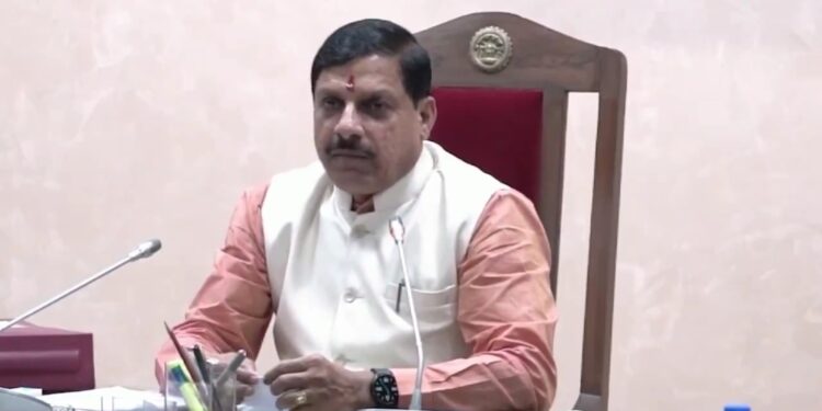 24 घण्टे खुलेंगे बाजार, बढ़ेगा व्यापार…  अब प्रदेश में दिन-रात खुलेंगे बाजार, जिससे राज्य की अर्थव्यवस्था को लगेंगे पंख!  VIDEO