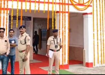 *पढ़ाई की उम्र में लड़के को दिल दे बैठी नाबालिक लड़की भाग कर पहुंची*  *रेलवे आरपीएफ थाना प्रभारी की पहल से पहुंची घर*