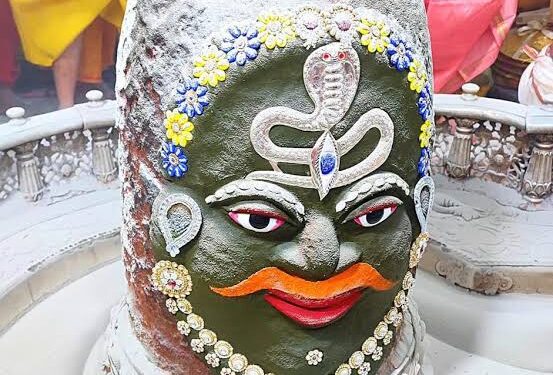 श्री महाकालेश्वर मंदिर की भस्म आरती बुकिंग व्यवस्था को बनाया गया और अधिक सुगम और पारदर्शी नई व्यवस्था 1 जून से लागू, जुलाई माह की भस्म आरती के लिए 9153 श्रद्धालुओं की रिक्वेस्ट की गई स्वीकृत श्रद्धालु अपनी भस्म आरती पहले से कर सकेंगे प्लान