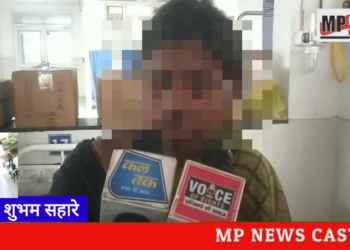 *आदिवासी महिला की निर्मम पिटाई*   *आदिवासी महिला की पिटाई*  *गांव के दंबग ने की दबंगई* सुनिऐ पीड़ित महिला की जुबानी