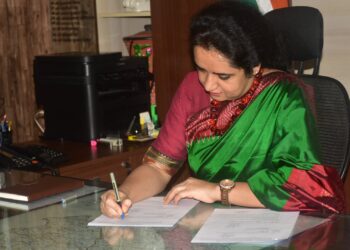 नवीन कलेक्टर श्रीमती अदिति गर्ग ने कलेक्टर कार्यालय पहुंचकर पदभार ग्रहण किया।