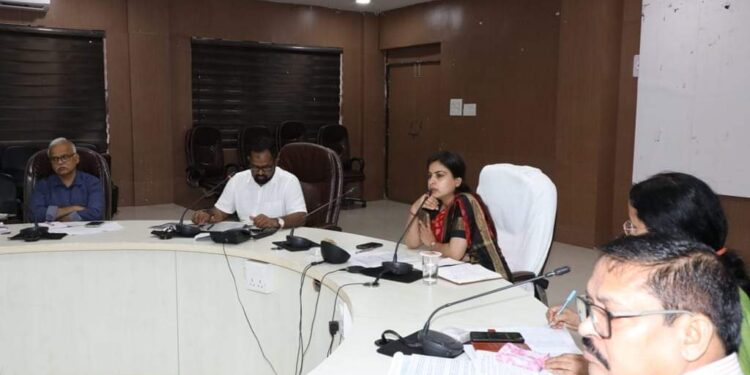 सभी तहसील कार्यालयों में जनसुनवाई के संबंध में सूचना चस्पा करवाई  6 माह से पुरानी जनसुनवाई शिकायतो को अगले 3 दिवसों में प्राथमिकता से निराकृत करें