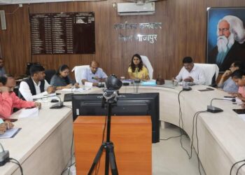सड़कों का निरीक्षण करें, खराब होने पर संबंधित विभाग से मरम्मत करवाएं – कलेक्टर सुश्री बाफना  समय-सीमा पत्रों की समीक्षा बैठक में कलेक्टर ने निर्देश दिये