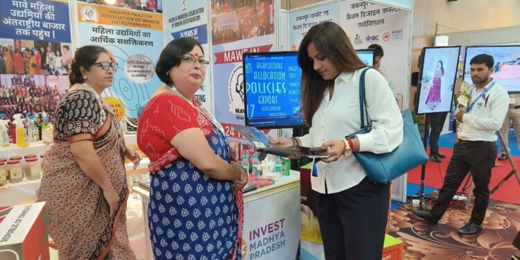 स्थानीय उत्पादों में स्थानीय उद्योगों ने दिखाई दिलचस्पी एक स्थान पर रूबरू हुए बायर-सेलर करेंगे व्यापार का विस्तार