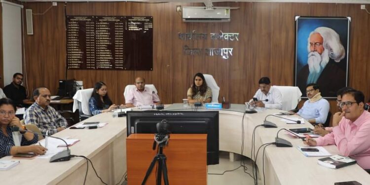 जल निकासी के लिए अवरोधों को हटाएं – कलेक्टर सुश्री बाफना समयसीमा पत्रों की समीक्षा बैठक में कलेक्टर ने निर्देश दिये