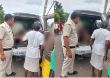 कटनी के थाना ढीमरखेड़ा के अंतर्गत सड़क दुर्घटना मे घायल हुए दो व्यक्तियों को डायल-112/100 सेवा ने पहुँचाया अस्पताल जिला