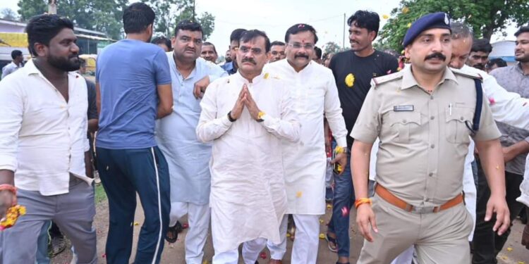 बहोरीबंद विधानसभा में मतदाता एवं कार्यकर्ता कें अभिनंदन समारोह में पहुंचें खजुराहों लोकसभा सांसद विष्णुदत्त शर्मा