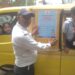 स्कूली बच्चो की सुरक्षा के लिए यातायात पुलिस ने 30 से अधिक स्कूल वाहनों मे लगाए पुलिस नम्बर युक्त पोस्टर