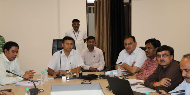 तीन नए कानून को लेकर सभी संभागीय अधिकारियों की कार्यशाला संपन्न,सभी अधिकारियों को तीन नए कानून की जानकारी अनिवार्य रूप से होनी चाहिए:संभागायुक्त श्री तिवारी