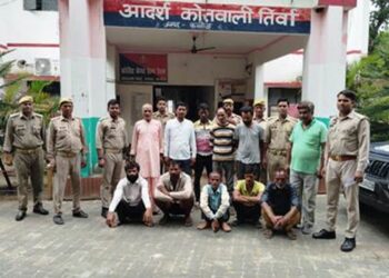 *थाना तिर्वा पुलिस द्वारा 13 नफर वारण्टी अभियुक्तगण को किया गया गिरफ्तार*