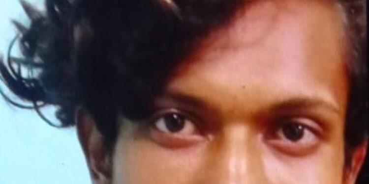 मोटरसाइकिल सवार दो युवक पुलिया पार करते समय नदी में बहे एक की बची जान एक का शव 2 दिन बाद गोताखोर और जवानों ने निकाला