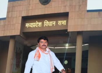विधानसभा में गुंजा अमालय-खमलाय मार्ग को जिला मार्ग घोषित करने मामला…..।  एम.एल.ए घनश्याम चंद्रवंशी ने प्रमुखता से उठाया अमालय-खमालय मार्ग को जिला मार्ग से जोड़ने का मुद्दा