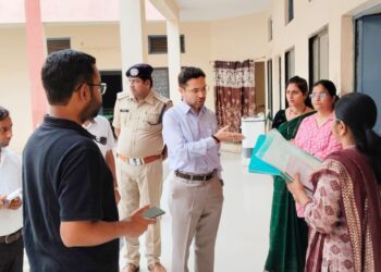 *कलेक्टर श्री सिंह ने कन्या छात्रावास का आकस्मिक किया निरीक्षण*
