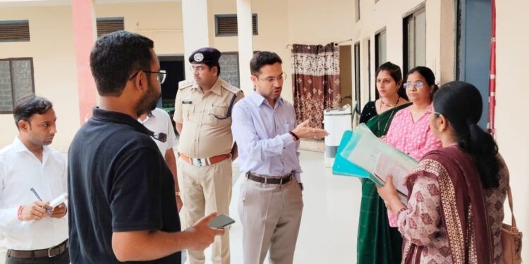 *कलेक्टर श्री सिंह ने कन्या छात्रावास का आकस्मिक किया निरीक्षण*