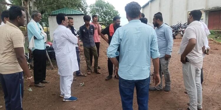जिला पंचायत अध्यक्ष श्री शाह ने किया मुंग उपार्जन केंद्र का निरीक्षण