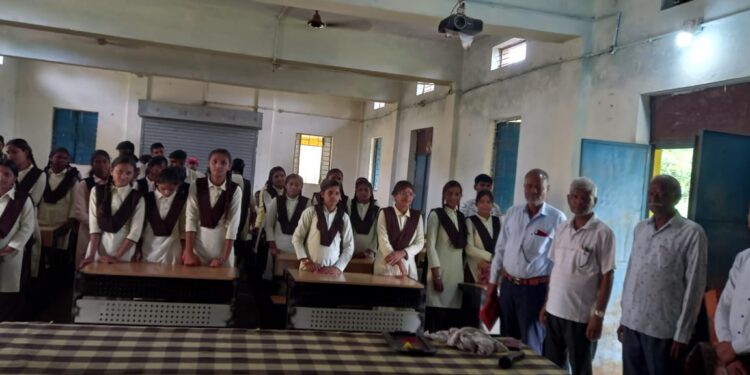 शासकीय उत्कृष्ट उच्चतर माध्यमिक विद्यालय रीठी में गरिमा पूर्वक गुरु पूर्णिमा पर्व मनाया गया