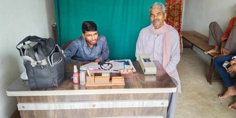 *बिना डिग्रीधारी डॉ का आंतक बेखोफ चला रहे दवाखाना, बम्हनी बीएमओ की कार्यप्रणाली पर उठ रहे सवाल*