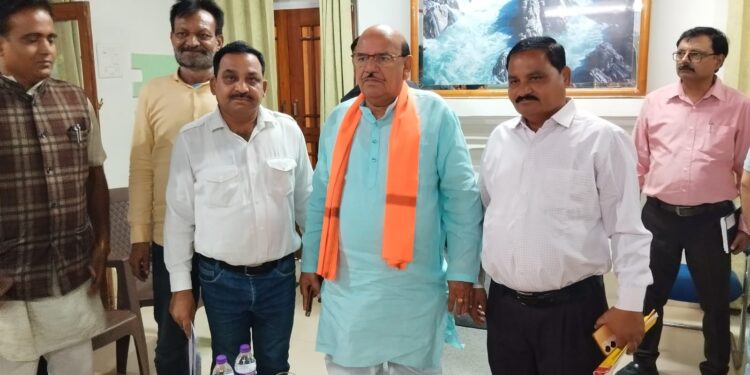 *मध्यप्रदेश माझी जनजाति संघर्ष समिति ने राष्ट्रीय अध्यक्ष को सोपा ज्ञापन*