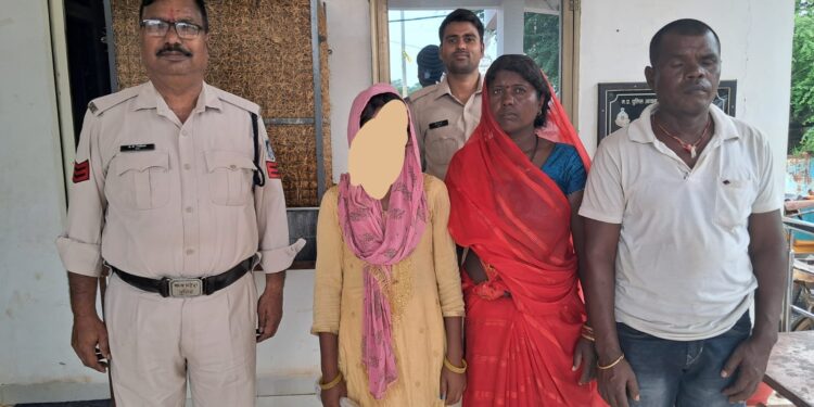 चौकी झिंझरी द्वारा आपरेशन मुस्कान के तहत गुम बालिका को दस्तयाब कर किया गया परिजनों के सपुर्द