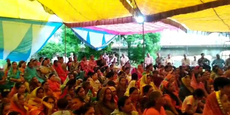 वेनगंगा से कांवड़ यात्रा जल लेकर पहुंचे मठ-मंदिर शिवालय