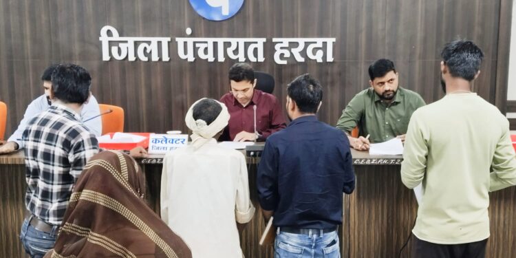 *पानी ओवरफ्लो होने पर पुल पुलिया पार न करें, विशेष सावधानी रखें* *कलेक्टर श्री सिंह ने नागरिकों से की अपील*