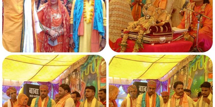 कथा से पूर्व निकल गई विशाल कलश यात्रा  कलश यात्रा का जगह-जगह हुआ भव्य स्वागत फूल बरसाकर आम जनता ने किया स्वागत
