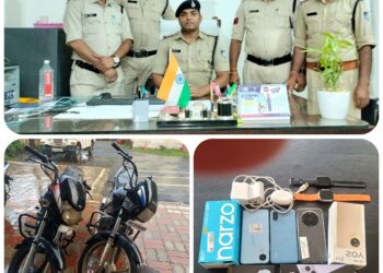 *उमरानाला पुलिस ने किया मोबाइल दुकान से हुई चोरी की घटना का पर्दाफाश आरोपियो से मोबाइल, स्मार्ट वॉच, एयर वटस कुल 2 लाख 50 हजार का मशरूका बरामद*