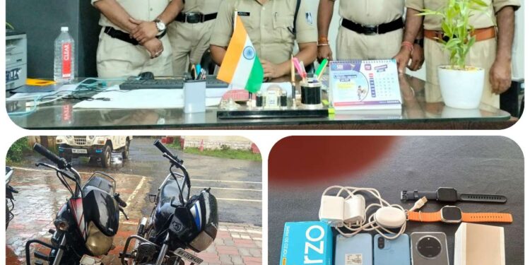 *उमरानाला पुलिस ने किया मोबाइल दुकान से हुई चोरी की घटना का पर्दाफाश आरोपियो से मोबाइल, स्मार्ट वॉच, एयर वटस कुल 2 लाख 50 हजार का मशरूका बरामद*