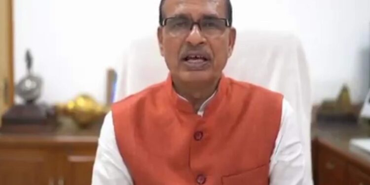 भारत सरकार ने फैसला किया है कि अब केंद्रीय कर्मचारी राष्ट्रीय स्वयंसेवक संघ (RSS) की गतिविधियों में भाग ले सकेंगे।