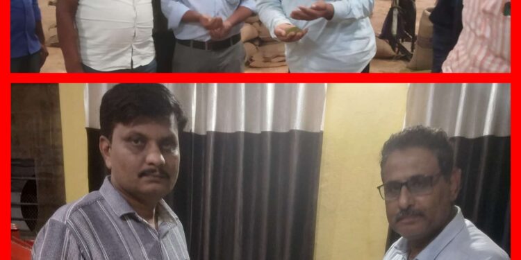 मूंग खरीदी में वेयरहाउस सहित समिति प्रबंधक द्वारा सैंपलिंग के नाम पर किसानों को लूटा जा रहा : किसान नेता रमाकांत मीणा,राष्ट्रीय किसान मजदूर महासंघ के संगठन मंत्री ने मुख्यमंत्री के नाम तहसीलदार को सौंपा ज्ञापन…वीडियो
