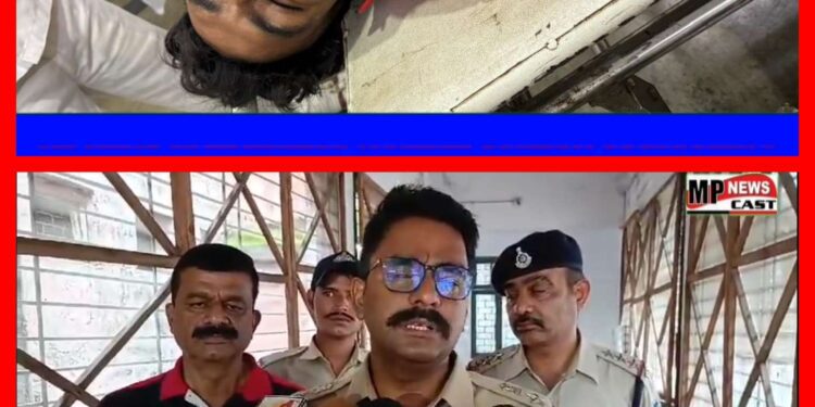 उज्जैन पुलिस को मिली बड़ी सफलता  थाना माधवनगर में पदस्थ पुलिस जवान पर चाकू से हमलावर आरोपियों को किया 24 घंटे में किया गिरफ्तार।