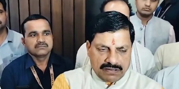 गौवंश का अवैध परिवहन करते जो वाहन पकड़े जाएंगे, उन्हें राजसात किया जाएगा। वहीं प्रदेश में अब अगर कोई ट्यूबवेल खुला पाया जाएगा, तो जुर्माना लगाने के साथ ही FIR दर्ज CM