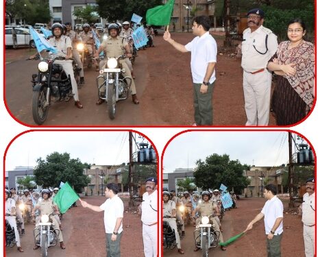 पुलिस अधीक्षक अभिजीत रंजन नें बाइक रैली को दिखाई हरी झंडी