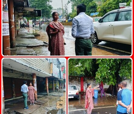 *जल प्लावन से नागरिकों को राहत प्रदान करने* *सुबह-सुबह बरसते पानी में निगमायुक्त प्रीति यादव ने किया शहर का भ्रमण*