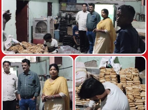 कलेक्टर श्री अवि प्रसाद के निर्देशानुसार खाद्य सुरक्षा दल ने किया रोहित स्वीट एवं बेकरी का निरीक्षण माधवनगर स्थित इस प्रतिष्ठान में नहीं मिली साफ-सफाई