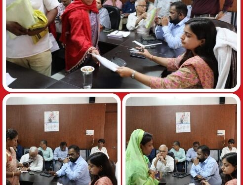 कलेक्टर सोनिया मीना ने सभी की समस्याओं का निराकरण करने के दिए निर्देश जनसुनवाई में 84 आवेदन प्राप्त हुए