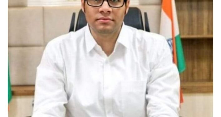 देवरी मवई हाईस्कूल में जारी है छात्रों की प्रवेश प्रक्रिया  प्रभारी प्राचार्य की अवकाश अवधि के चलते पदस्थ दो शिक्षकों को सौपा गया प्रशासकीय एवं वित्तीय प्रभार  छात्रों की प्रवेश सुविधा को दृष्टिगत रखते हुए लिया गया निर्णय