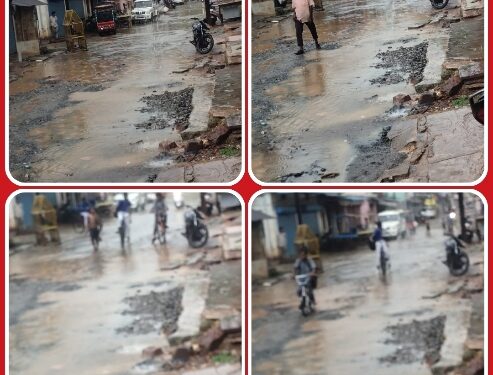 रास्ता खोज रहे राहगीर बारिश के पानी मे सड़के हुई गुमनाम