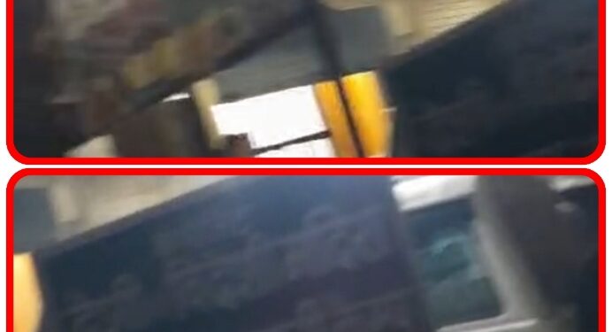 शराब दुकान बन्द होने के बाद भी पकारिया तक पहुँचाने के लिए खुल गई दुकान,देर रात्रि के समय पर शराब कम्पनी की दो बोलेरो वाहन मे शराब की पेटियो को पैकारी तक पहुँचाने का ठेकेदार कर रहे काम