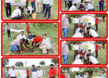 एक पेड़ माँ के नाम अभियान : मुक्तिधाम पाली में कलेक्टर व जिला पंचायत सीईओ की उपस्थिति में 100 पौधों का रोपण किया गया  पौधारोपण करने के पश्चात वायुदूत ऐप पर अपलोड करें: कलेक्टर