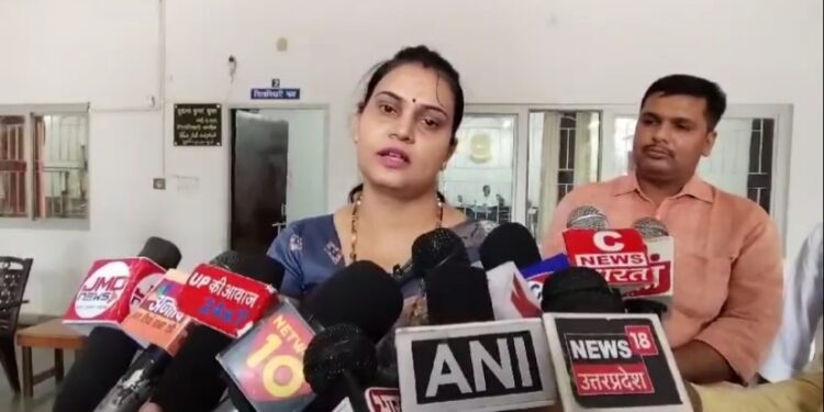 BJP महिला मोर्चा की जिलाध्यक्ष नेहा त्रिपाठी ने खोला मोर्चा देखिऐ VIDEO सुनिऐ जुबानी